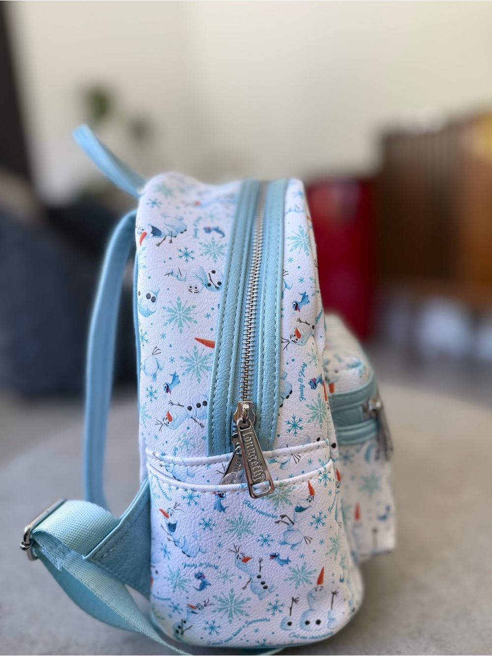 Loungefly DisneyParks Olaf Mini Backpack - Light Blue & White - Picture 2 of 7